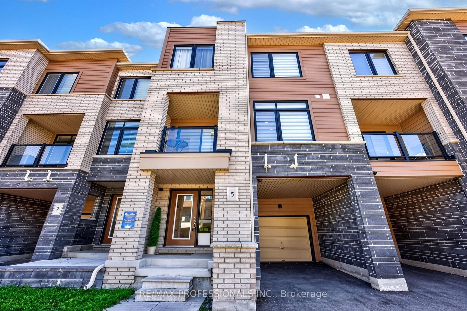 Property Photo:  5 Delano Way  ON L3X 0L1 