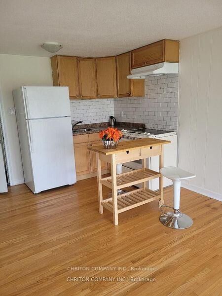 Property Photo:  566 Chantenay Drive Ground  ON L5A 1G2 
