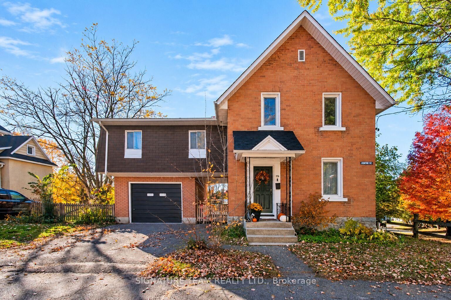 Property Photo:  376 Centre Street  ON K8A 1J5 