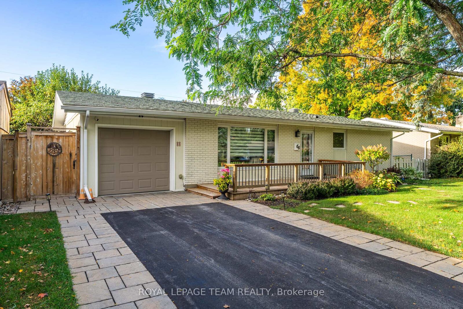 Property Photo:  66 Still Water Drive  ON K2H 5K2 