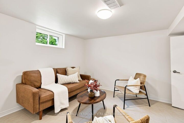 Property Photo: 172 Central Park Boulevard S ON L1H 5W7
