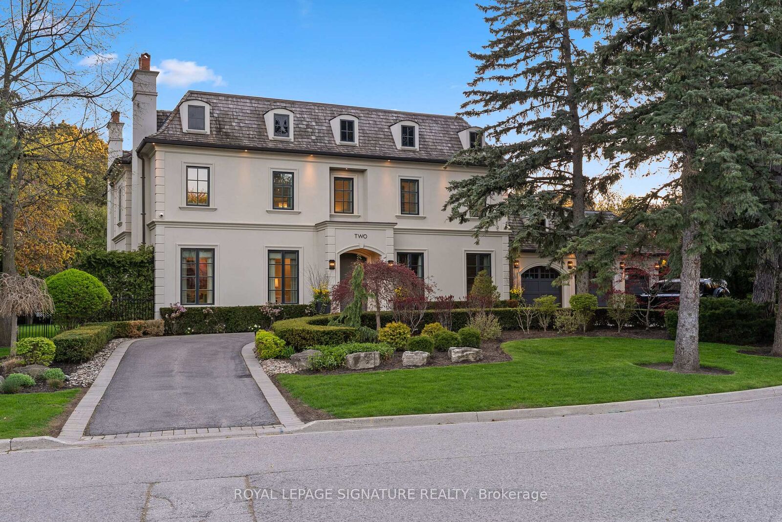 Property Photo:  2 Spirea Court  ON L3T 2W1 