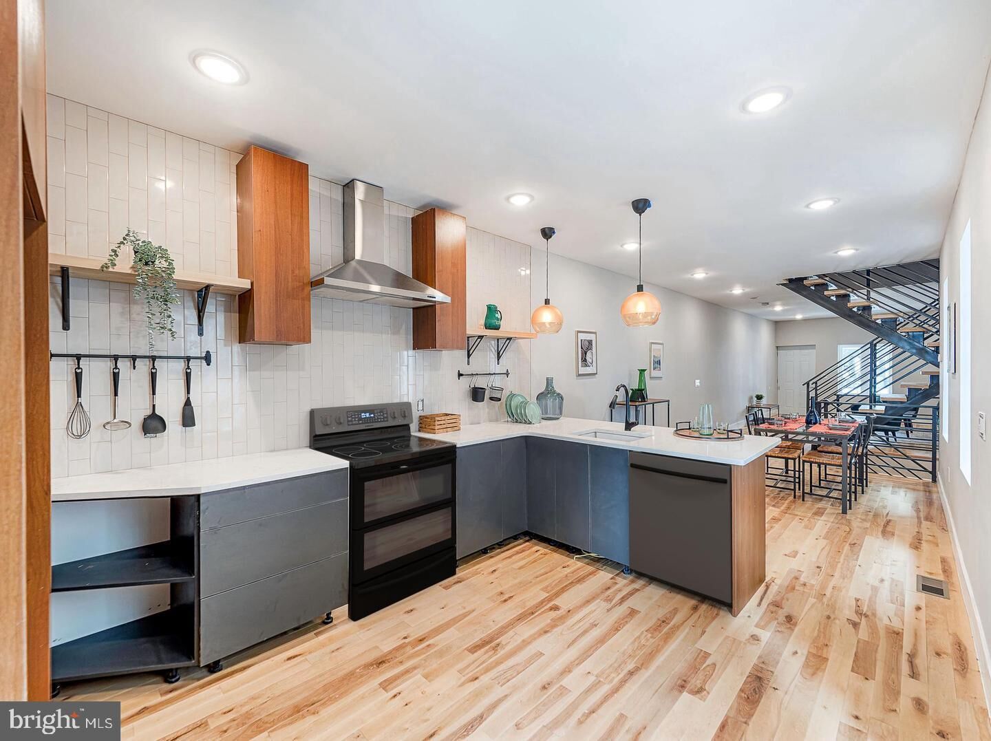 Property Photo:  3012 W Oxford Street  PA 19121 