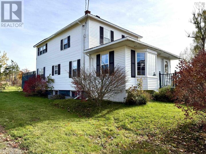 Property Photo:  84 Elm Street  NS B0M 1X0 