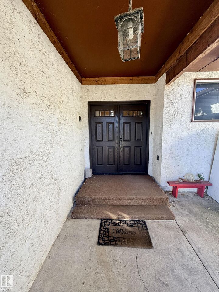 Property Photo:  4404 46A Street  AB T0A 3A3 
