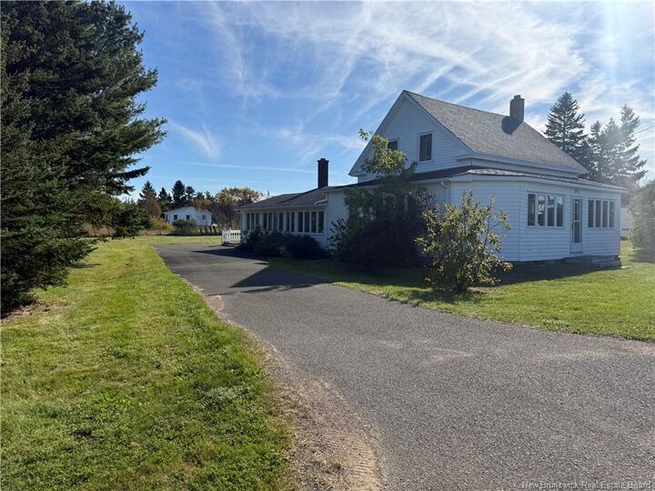 Property Photo:  792 Rue Basque  NB E1X 3P2 