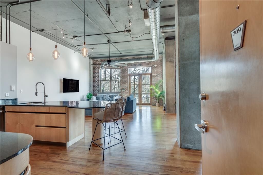 Property Photo:  3235 Roswell Road 709  GA 30305 
