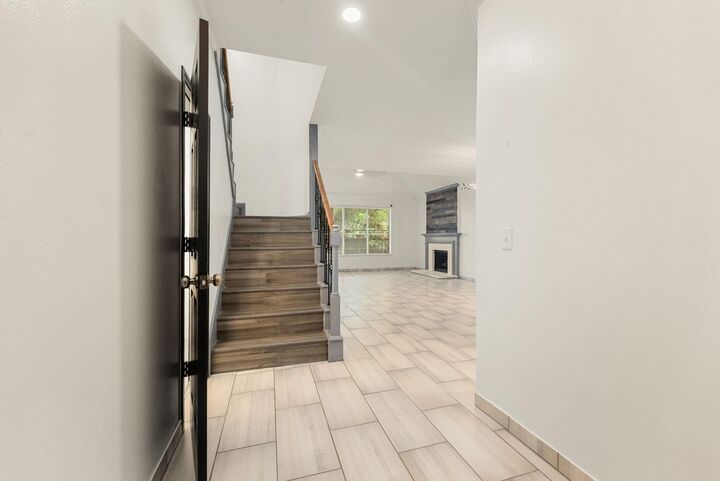 Property Photo:  34 Firethorn Place  TX 77382 