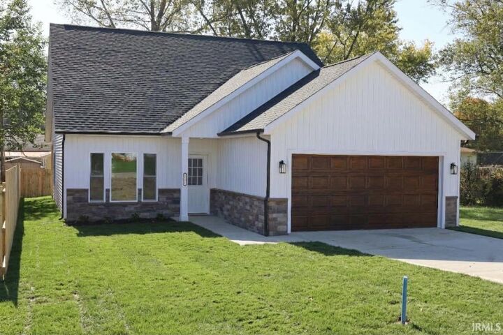 Property Photo: 3716 E Sherwood Terrace IN 46806