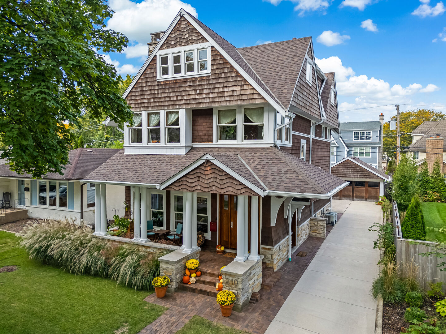 Property Photo:  210 S Madison Street  IL 60521 