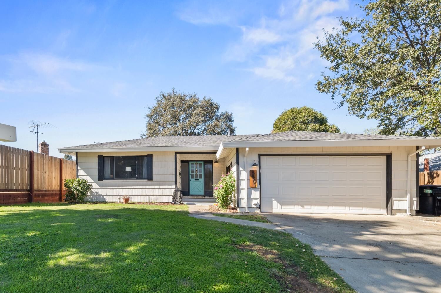 Property Photo: 5501 Norway Drive CA 95662