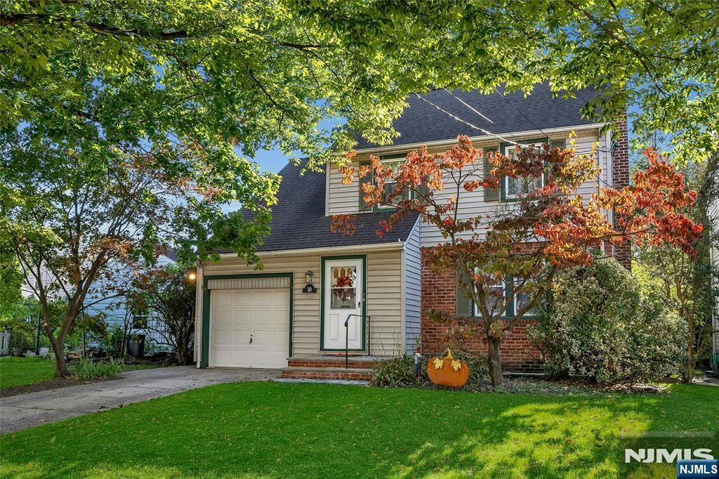 Property Photo:  10 Overlook Terrace  NJ 07003 