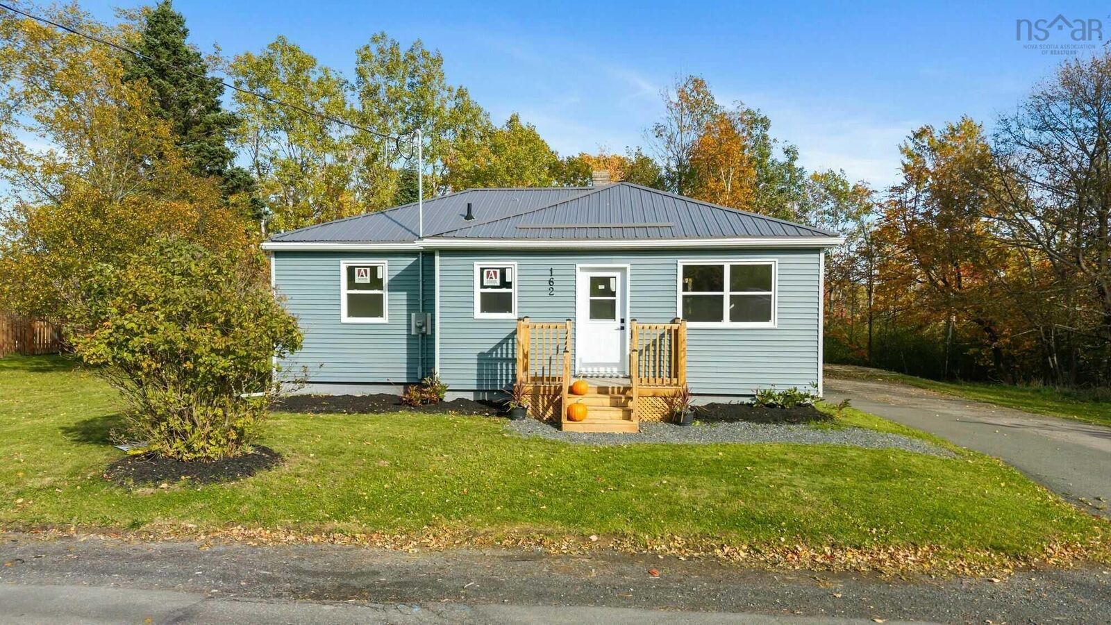 Property Photo:  162 Sixth Street  NS B2H 1B5 