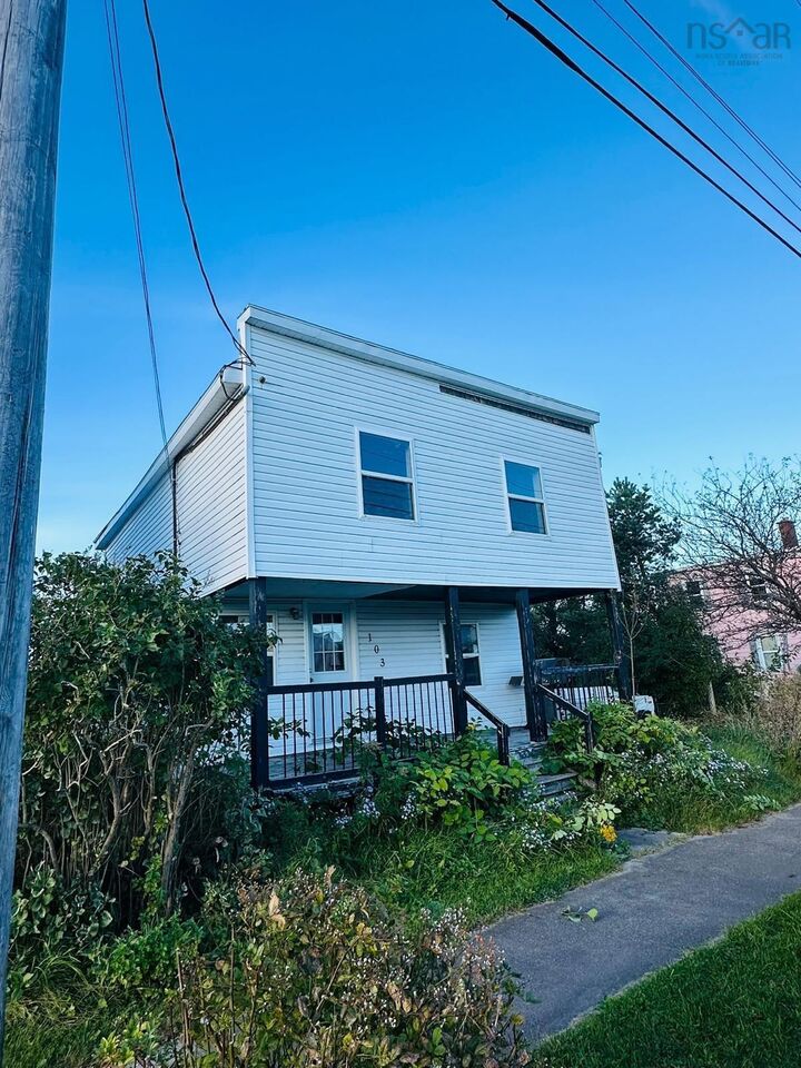 Photo de la propriété: 103 Bay Street NS B1N 2J6