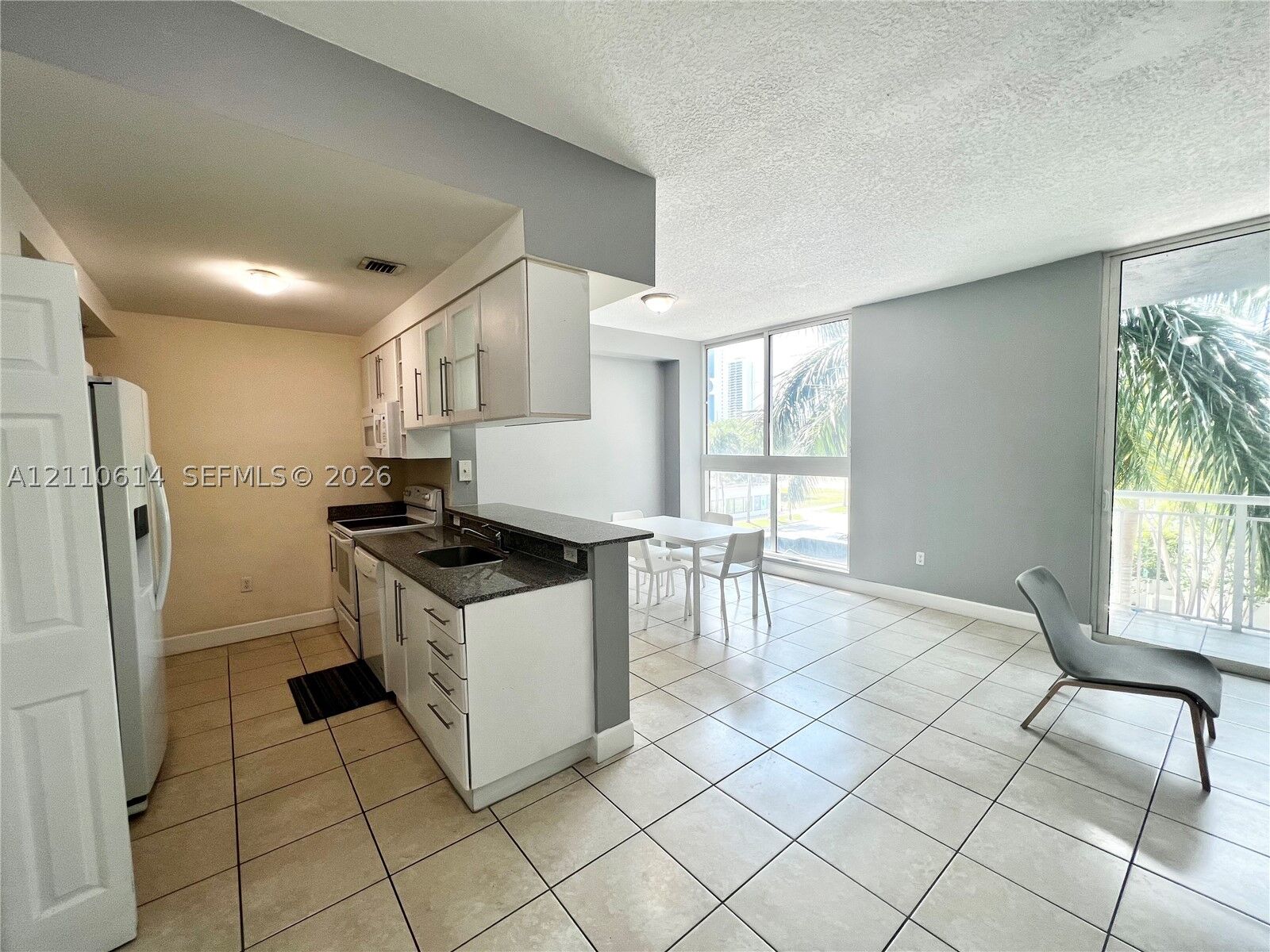 Property Photo: 275 NE 18th St 305 FL 33132