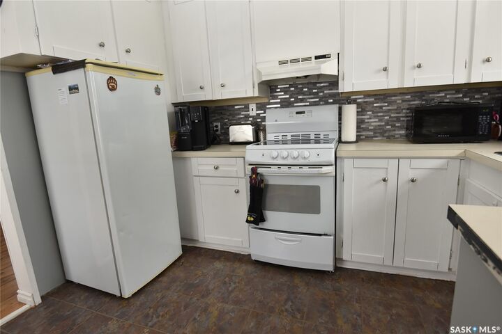 Property Photo:  415 8th Avenue W  SK S0E 1E0 