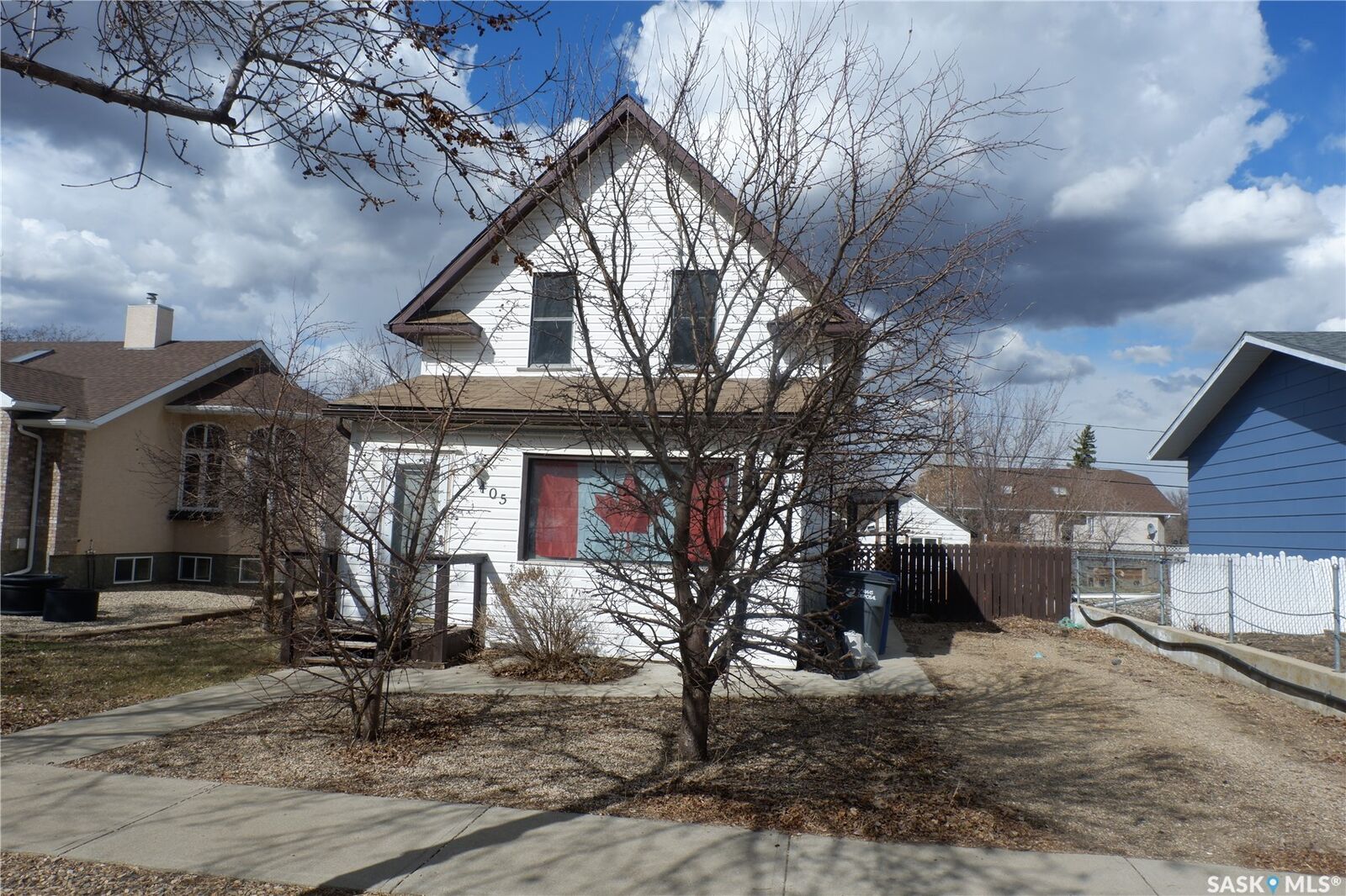 Property Photo:  405 4th Avenue E  SK S0H 0B0 