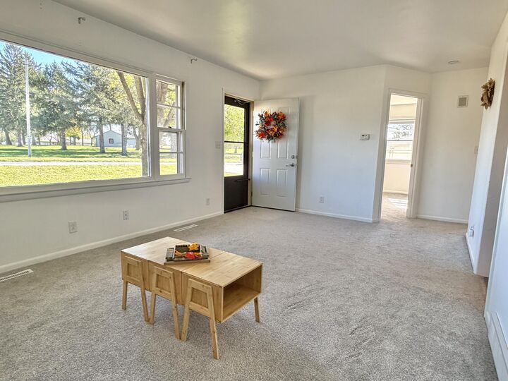 Property Photo:  1306 Maple  Street  IA 51652 