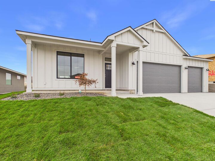 Property Photo:  3745 Scout St  WA 99352 