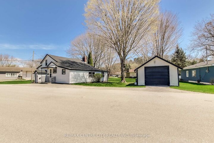 Property Photo: 358 Warren Street ON N5L 1B5