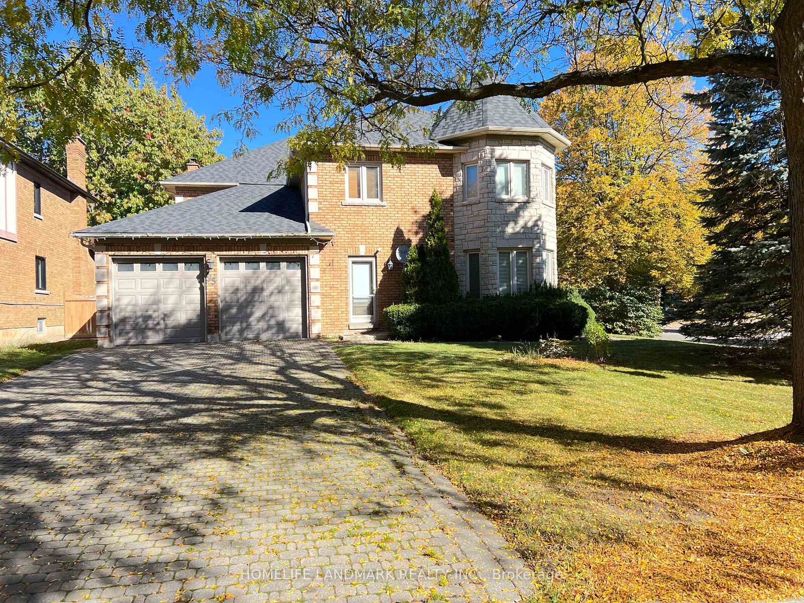 Property Photo:  35 Montclair Road N  ON L4B 2T9 