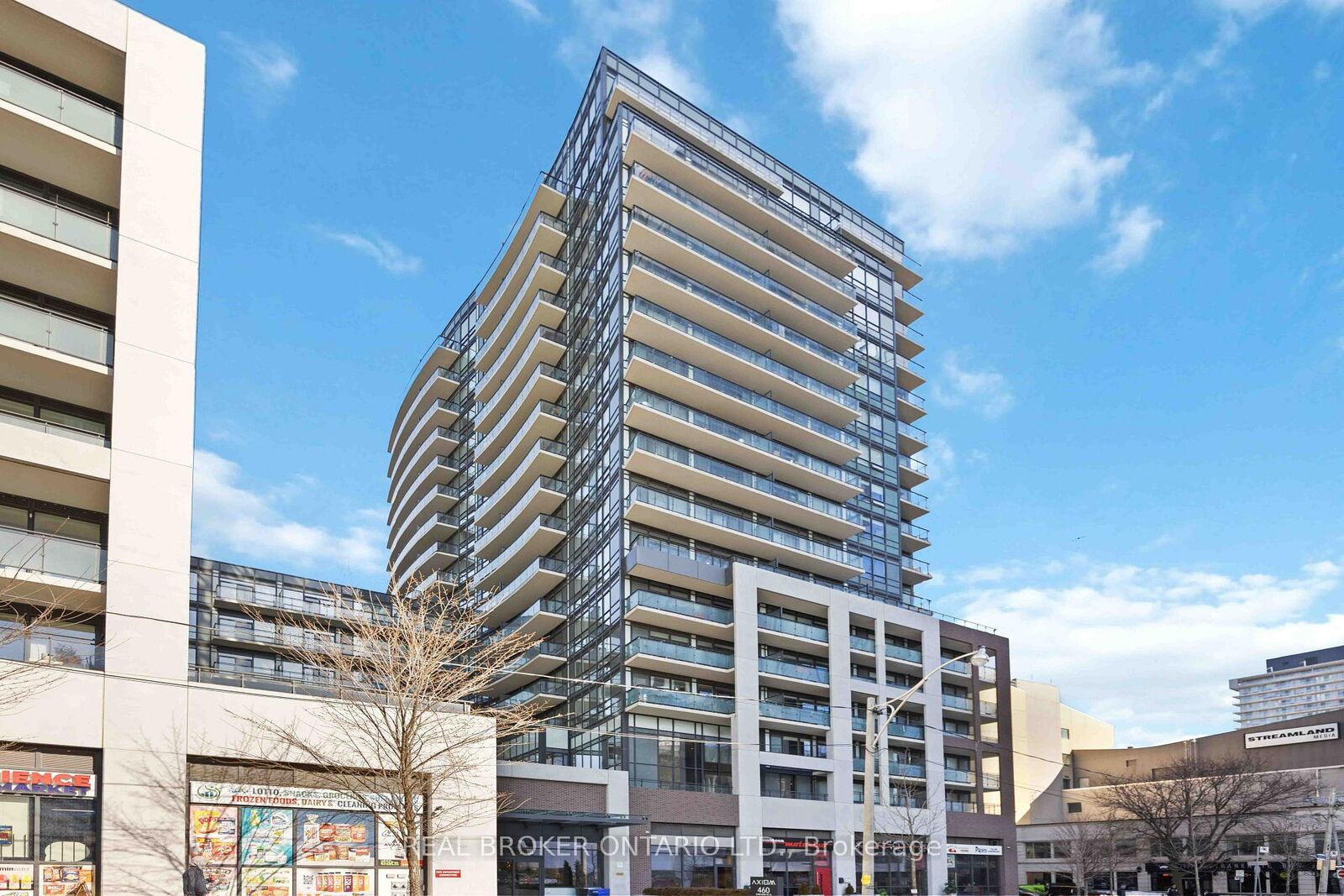 Property Photo:  460 Adelaide Street E 1518  ON M5A 0E7 