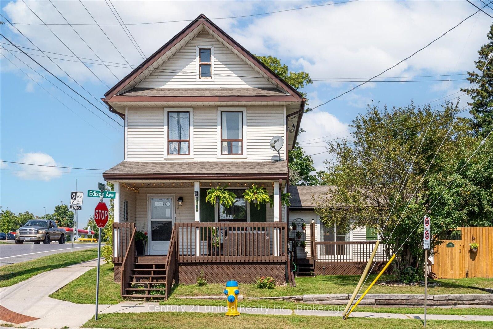 Property Photo:  556 Edison Avenue B  ON K9J 4G5 