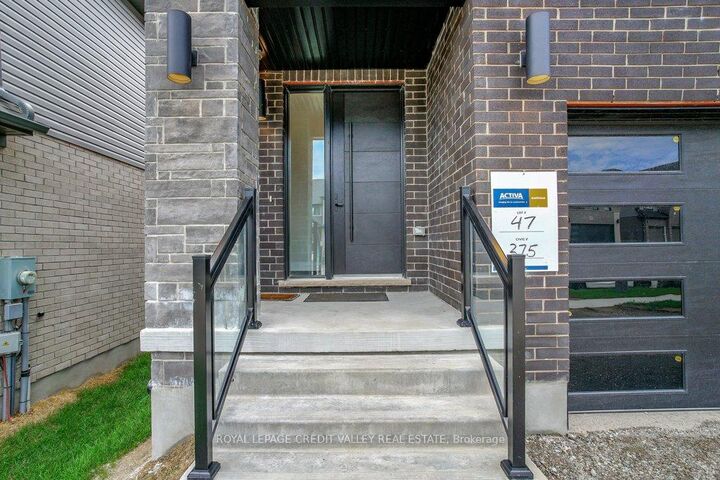 Photo de la propriété:  375 Chokecherry Crescent  ON N2V 0H1 