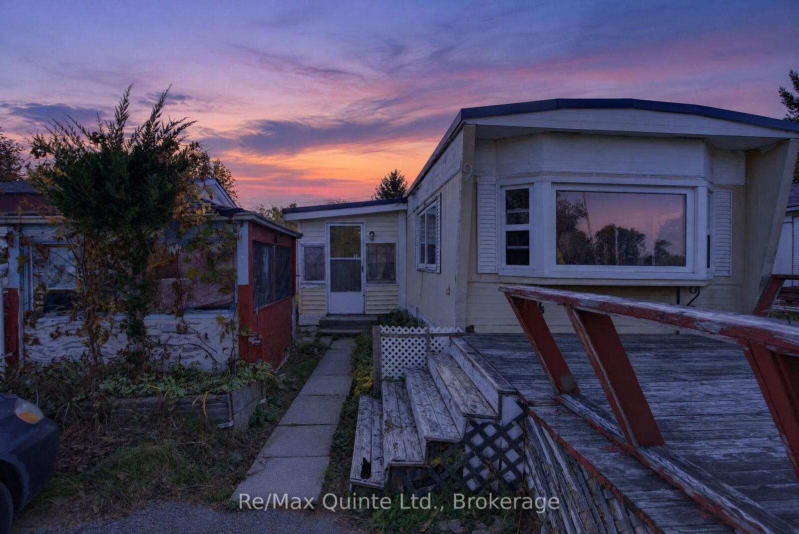 Property Photo:  #9-63 Whites Road  ON K8V 5P5 