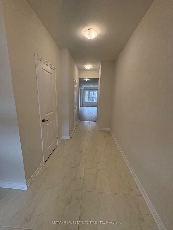 Property Photo:  1911 Upper Thames Drive  ON N4S 7W2 