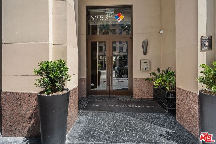Property Photo:  6253 Hollywood Blvd, Unit 708  CA 90028 