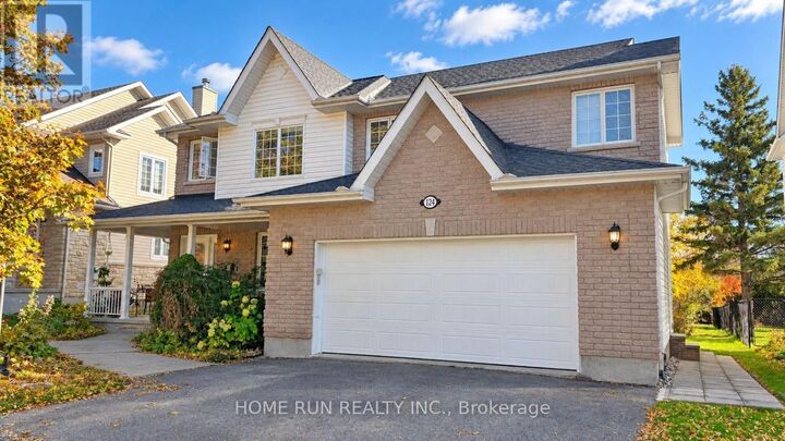 Property Photo:  124 Ridgefield Crescent  ON K2H 6T3 