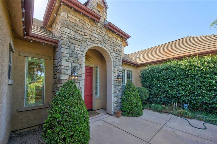 Property Photo: 11 W Jordan Avenue CA 93611