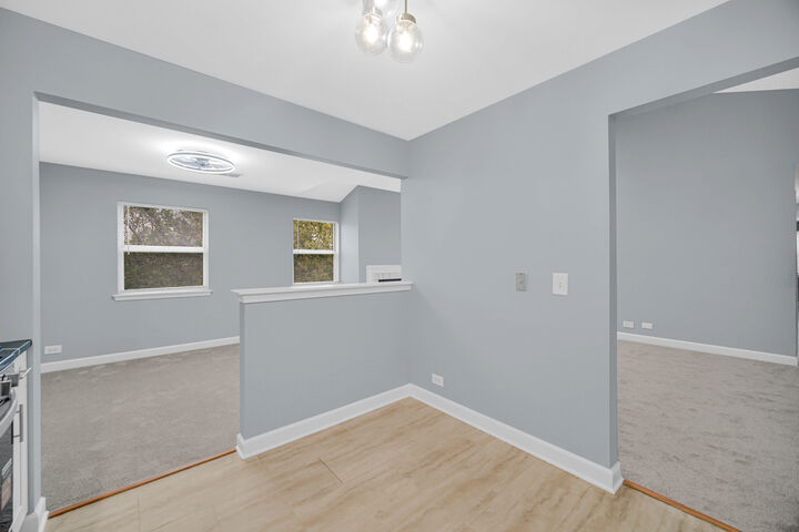 Property Photo:  37 Ashburn Court Z2  IL 60194 