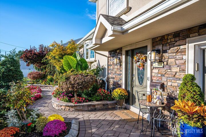 Property Photo:  2465 Brentwood Road  NJ 07083 