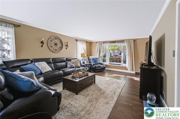 Property Photo:  5041 Bridlepath Drive  PA 18062 
