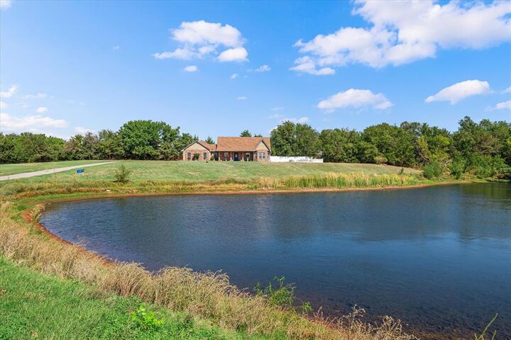 Property Photo:  350 Huntington  OK 73044 