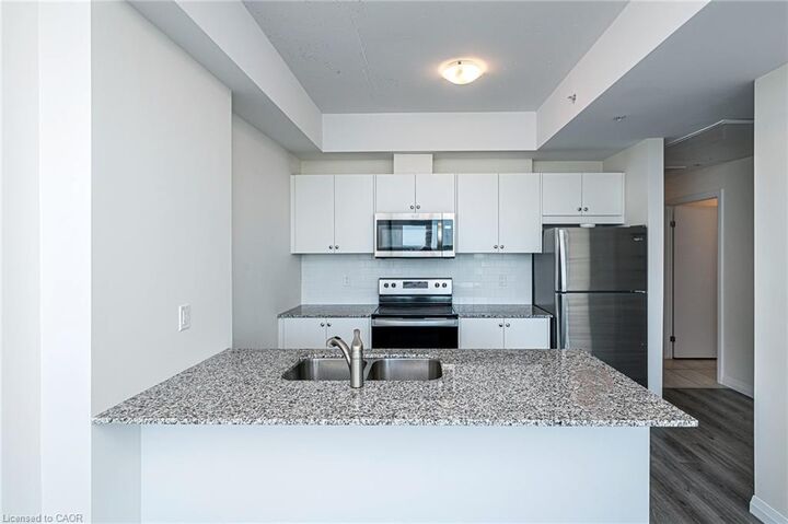 Property Photo:  60 Charles Street W 1806  ON N0G 0C9 