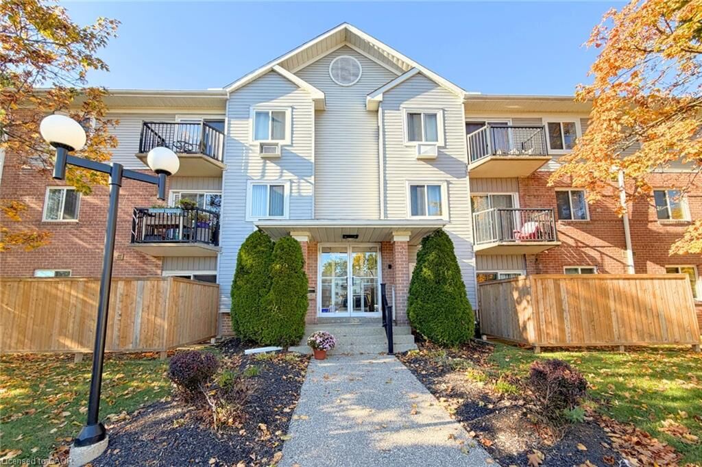 Property Photo:  276 Eiwo Court 204  ON N2K 3M6 
