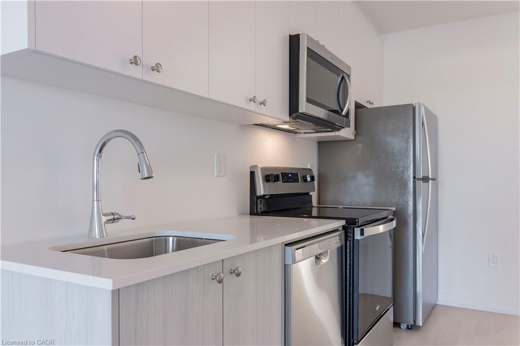1 bed Kitchener home for sale: 25 Palace Street P10, Kitchener, ON N2E 0L3