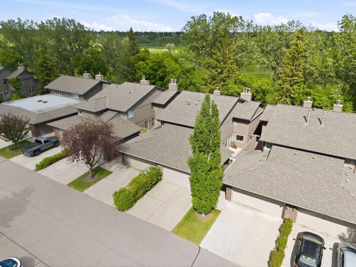 Property Photo:  860 Midridge Drive SE 821  AB T2X 1K1 