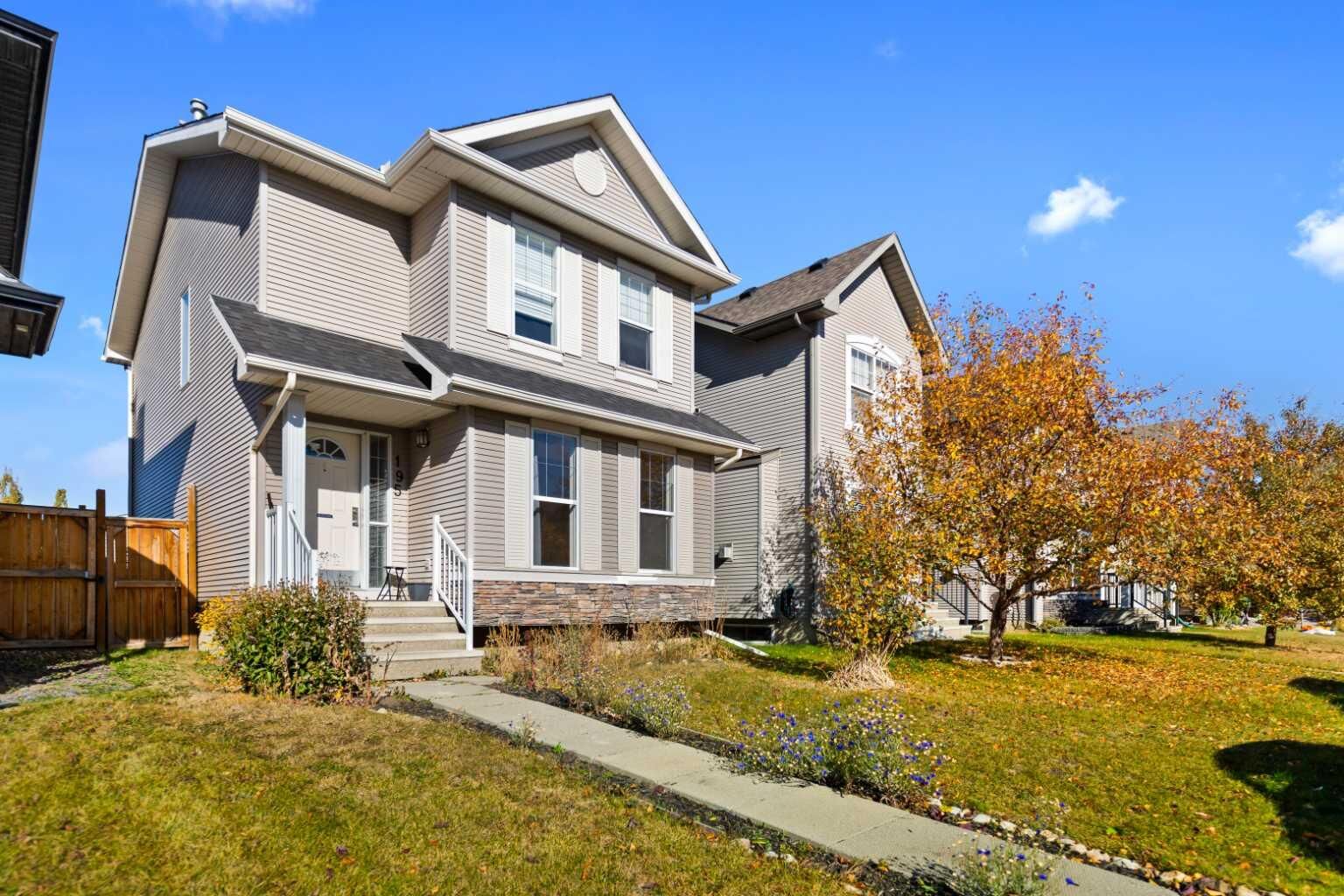 Property Photo:  195 Cranberry Close SE  AB T3M 0B5 