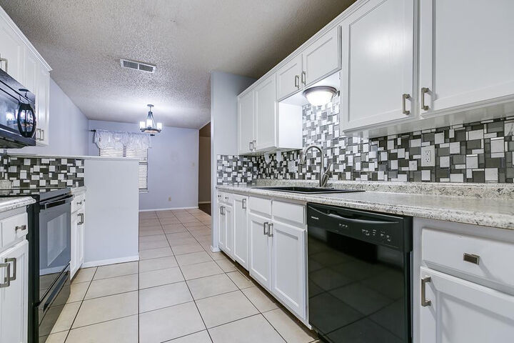 Property Photo:  2213 Valleyview Boulevard  TX 76904 