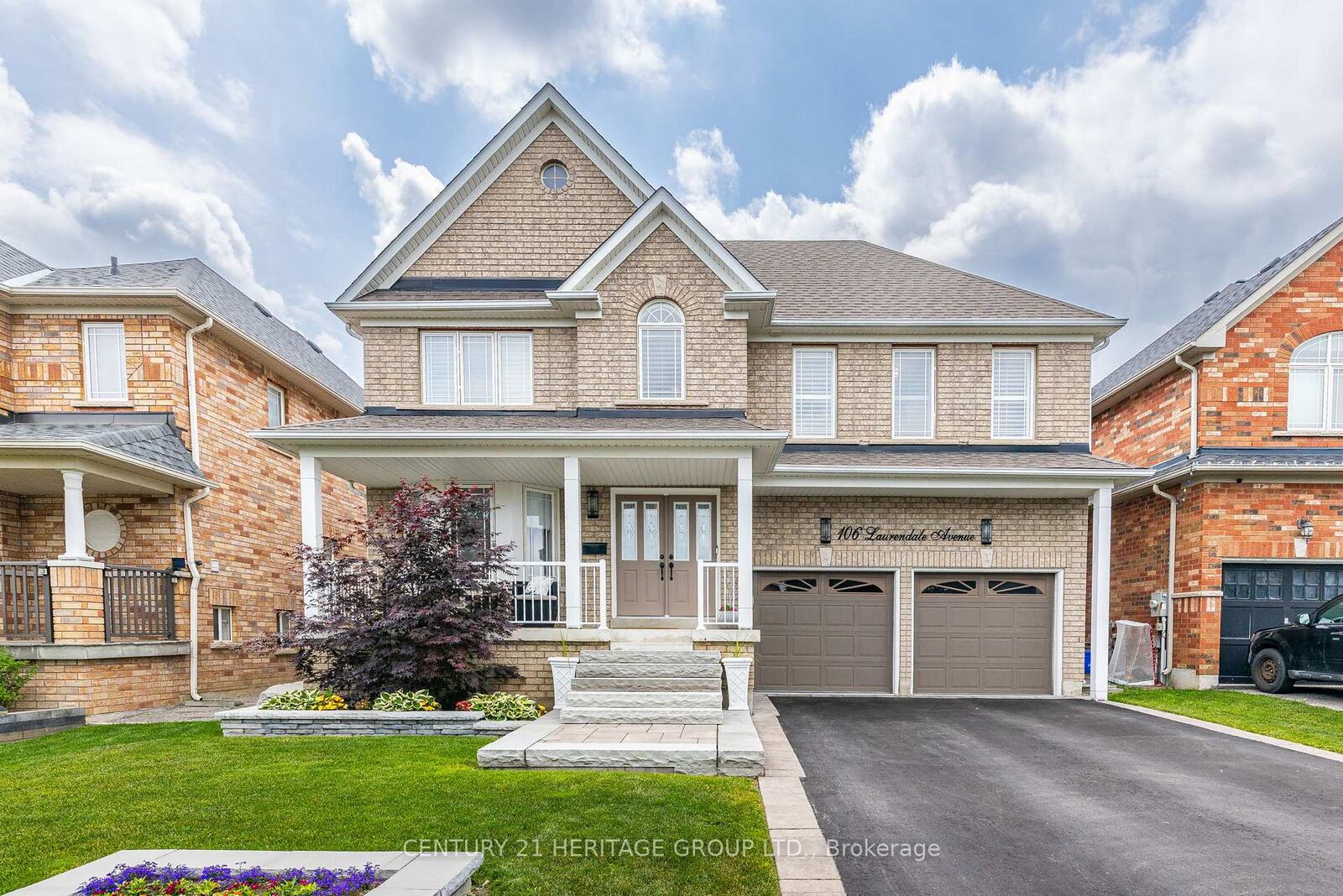 Property Photo:  106 Laurendale Avenue  ON L4P 4E8 