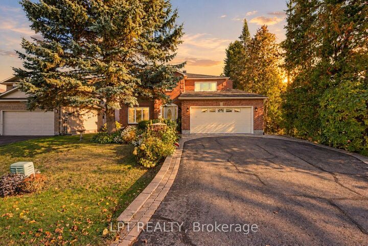 Property Photo:  24 Belleview Drive  ON K2L 1W3 
