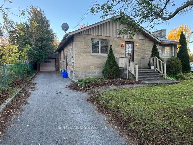 Property Photo: 101 Colborne Street W ON K9V 3T4