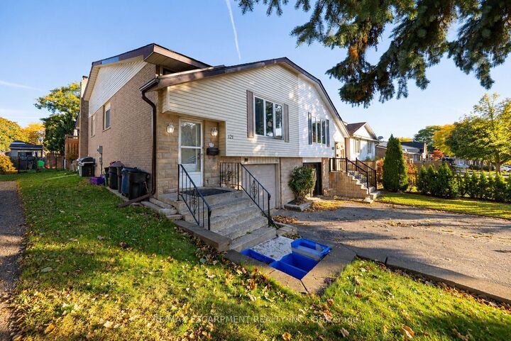 Property Photo: 121 Ashgrove Avenue ON N3R 6E8