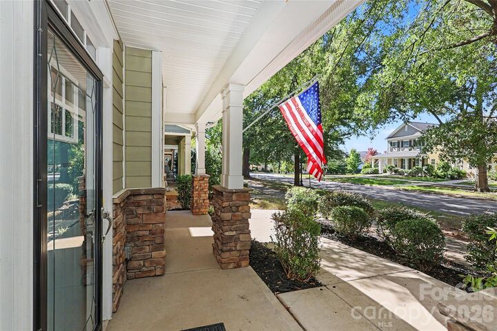 Property Photo:  2420 Double Oaks Road  NC 28206 