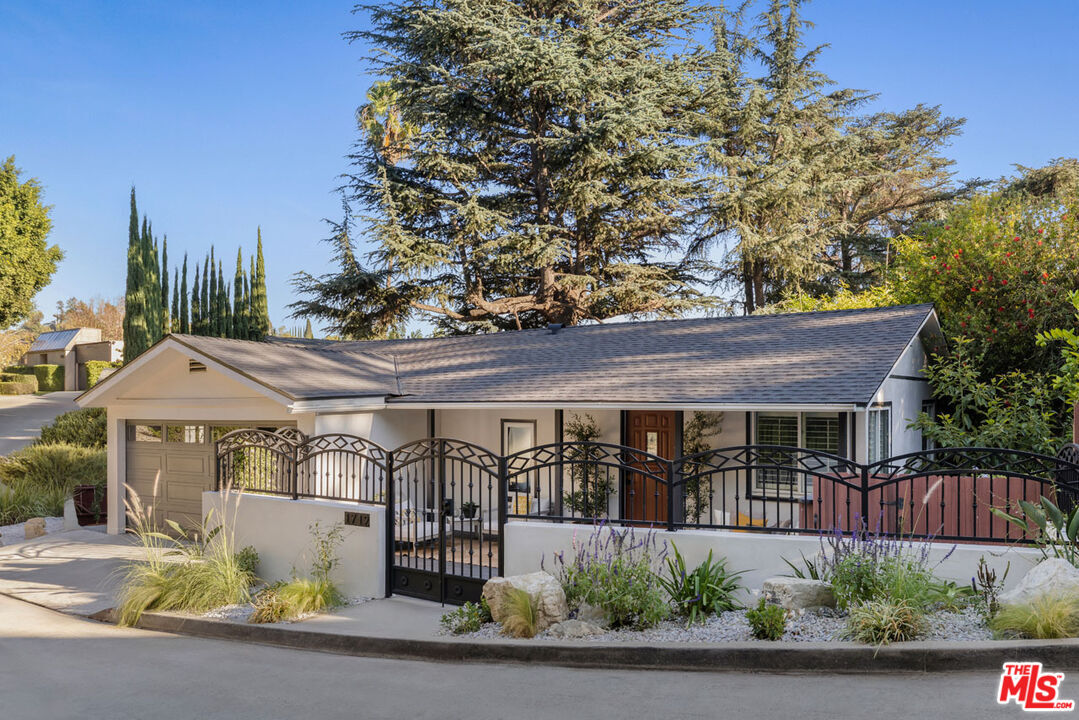 Property Photo: 1712 Rotary Dr CA 90026