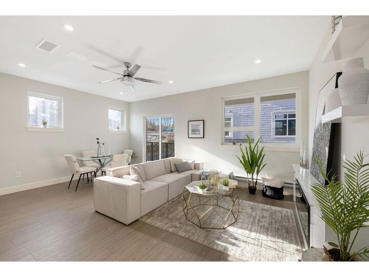 Property Photo:  6165 144 Avenue 5  BC V3X 1A4 